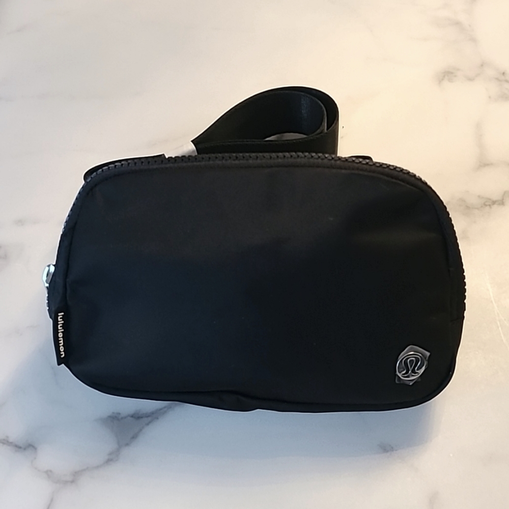NWT Lululemon Everywhere Belt Bag - Picture 7 of 7